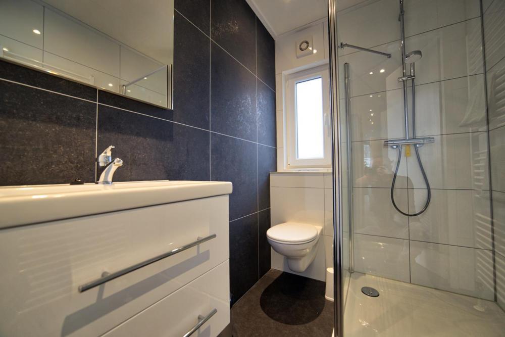 Recreatiepark Jachthaven De Veerstal Lathum - Luxe Chalet Εξωτερικό φωτογραφία