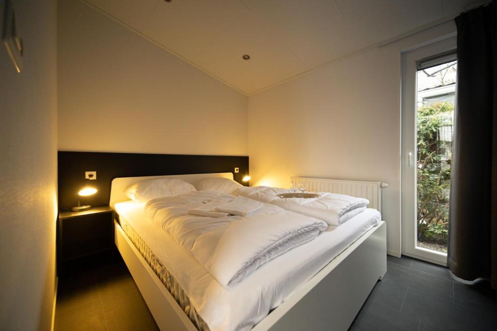 Recreatiepark Jachthaven De Veerstal Lathum - Luxe Chalet Εξωτερικό φωτογραφία