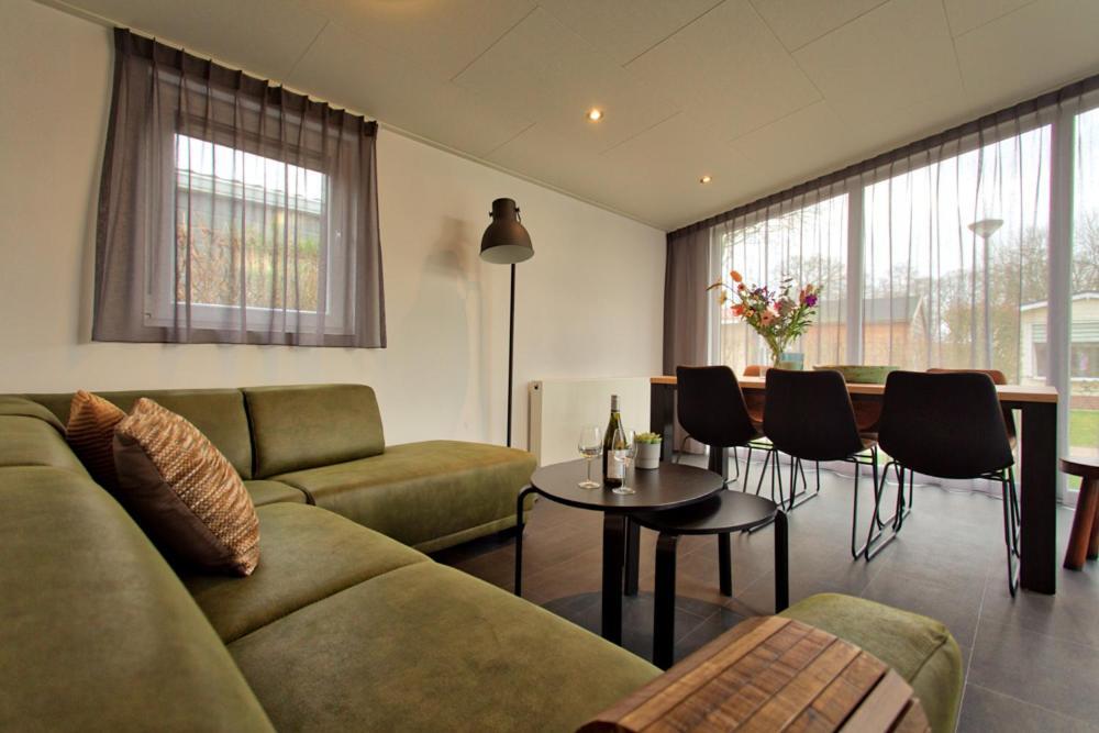 Recreatiepark Jachthaven De Veerstal Lathum - Luxe Chalet Εξωτερικό φωτογραφία