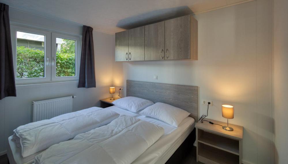 Recreatiepark Jachthaven De Veerstal Lathum - Luxe Chalet Εξωτερικό φωτογραφία