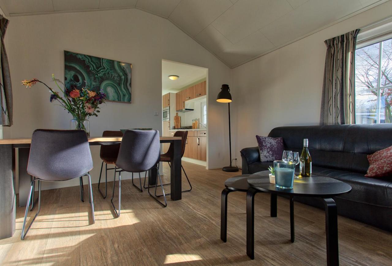 Recreatiepark Jachthaven De Veerstal Lathum - Luxe Chalet Εξωτερικό φωτογραφία